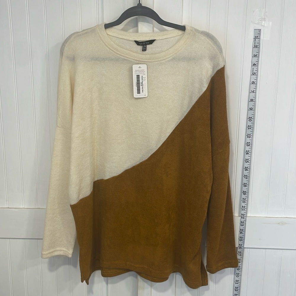 Yak & Yeti soft, lightweight, brown/tan sweater size L/Xl